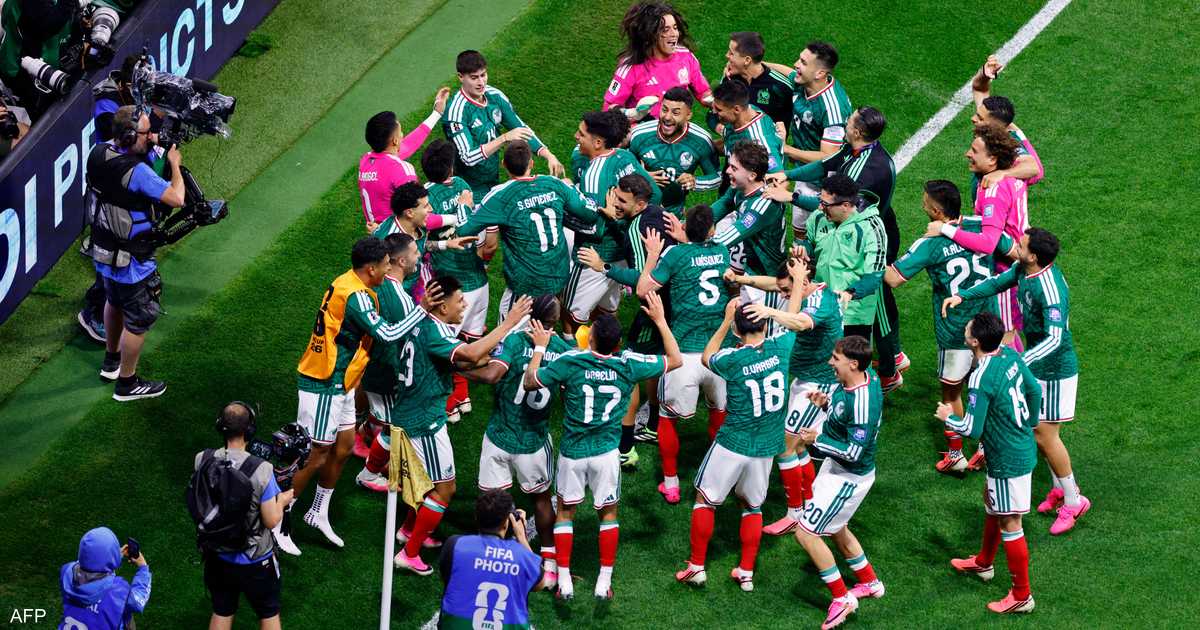 المكسيك تنتصر على الإكوادور وتضرب موعداً في دور الـ16