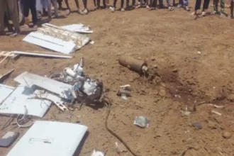 سقطت مسيرة انتحارية في ولاية الجزيرة وسط مخاوف من تجمع الأطفال حولها.