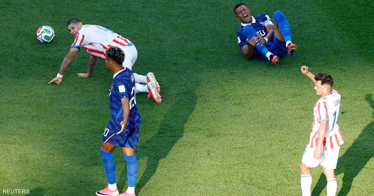 مبابي يثني على هدوئ زملائه ويتوقع اللعب بعنف إذا لزم الأمر