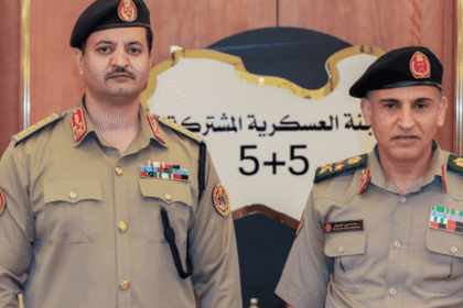 اجتماع بين رئيسي أركان القوات المسلحة في شرق وغرب ليبيا لبحث التعاون العسكري المشترك