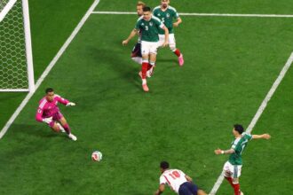 إنجلترا تغلب المكسيك 3-2 وتتأهل لمواجهة النرويج في دور الثمانية