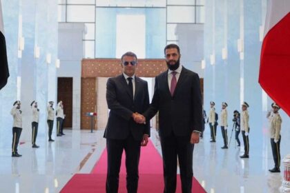 الشرع يلتقي الرئيس الفرنسي ويبحث سبل التعاون الاقتصادي والأمني في سوريا