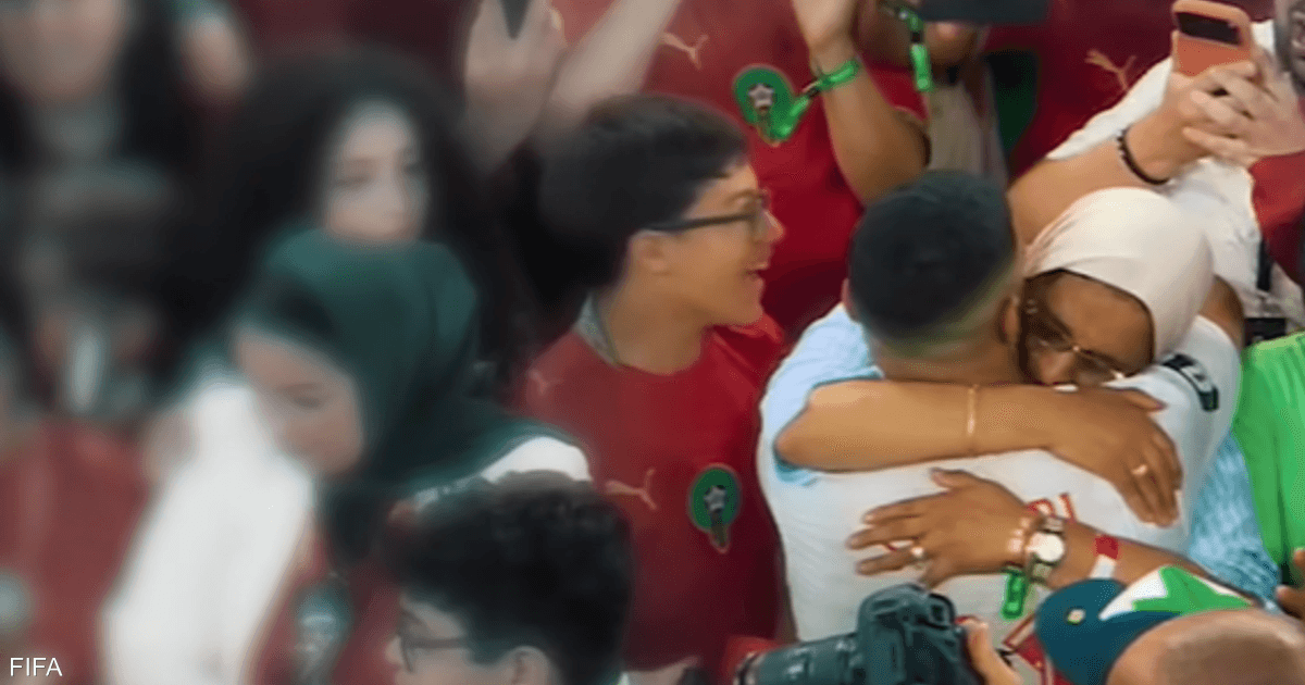 إسماعيل صيباري يكشف عن معاناته الصحية في الطفولة وصولاً إلى المونديال ودور الأم المحوري