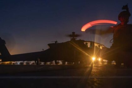 الولايات المتحدة تبدأ ضربات ضد إيران ردا على هجمات سفن تجارية في مضيق هرمز