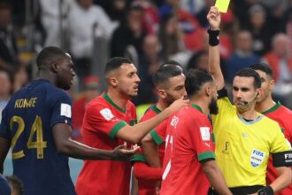 فيفا يختار حكما أرجنتينيا لفرنسا والمغرب وسط مخاوف من تكرار جدل 2022