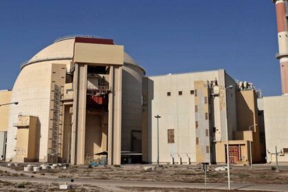 قذيفة أميركية سقطت قرب محطة نووية في إيران.