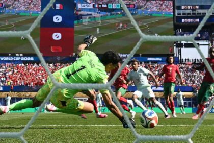 مبابي يفشل في تحويل ركلة جزاء فرنسا أمام المغرب في كأس العالم 2026