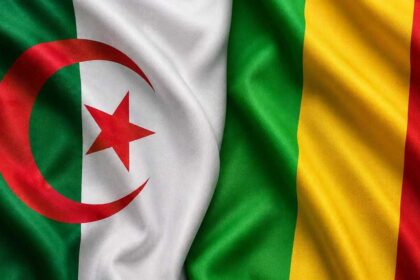 رفع الجزائر قيود الطيران مع مالي.