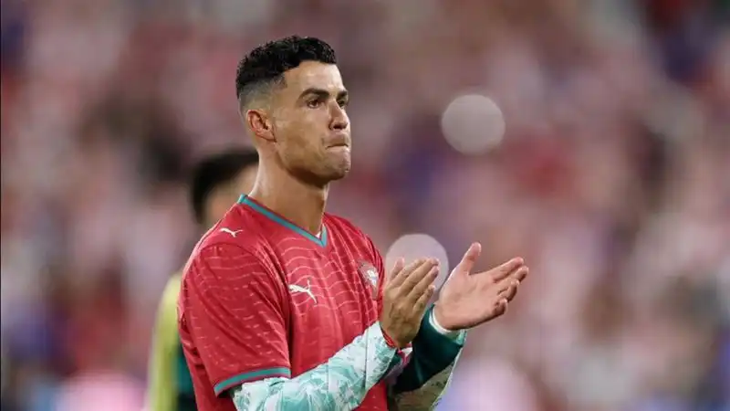 رونالدو يبقي الباب مفتوحاً لاستمراره مع منتخب البرتغال بعد خروجه من نهائي مونديال 2026