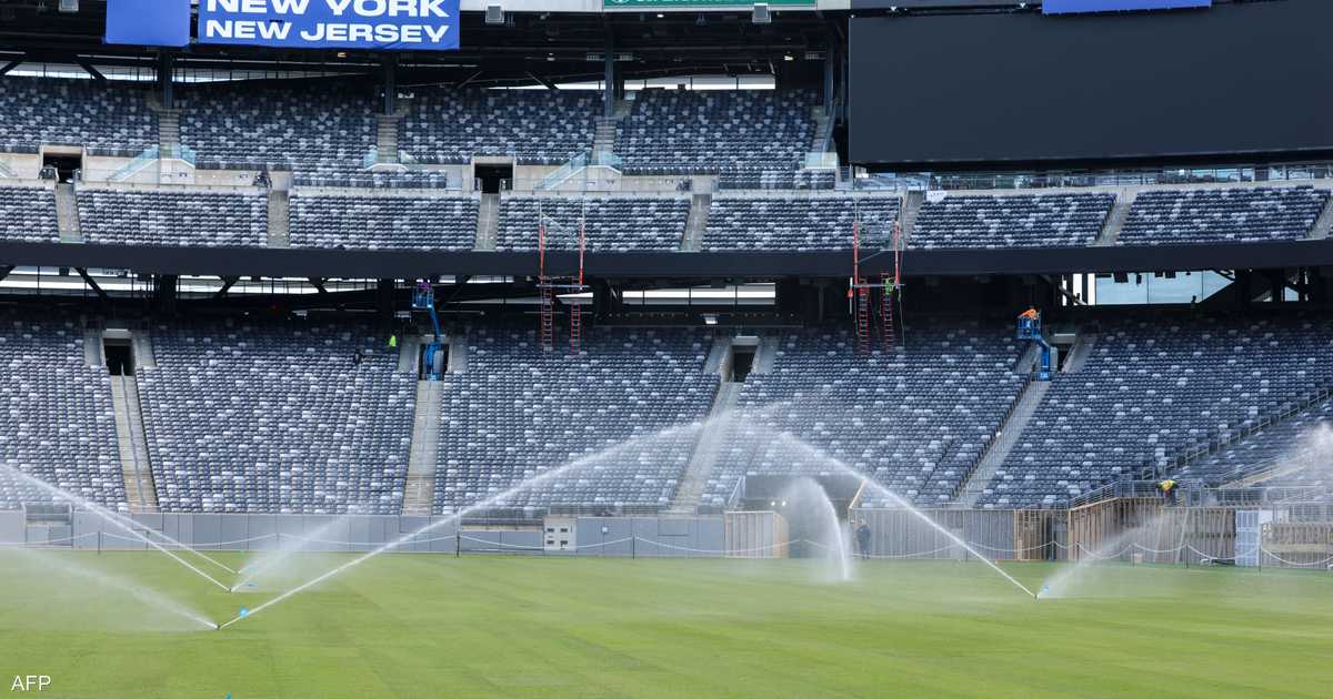أرضية ملعب نهائي كأس العالم 2026 تُباع كتذكار فاخر محفوظ في علبة أكريليك