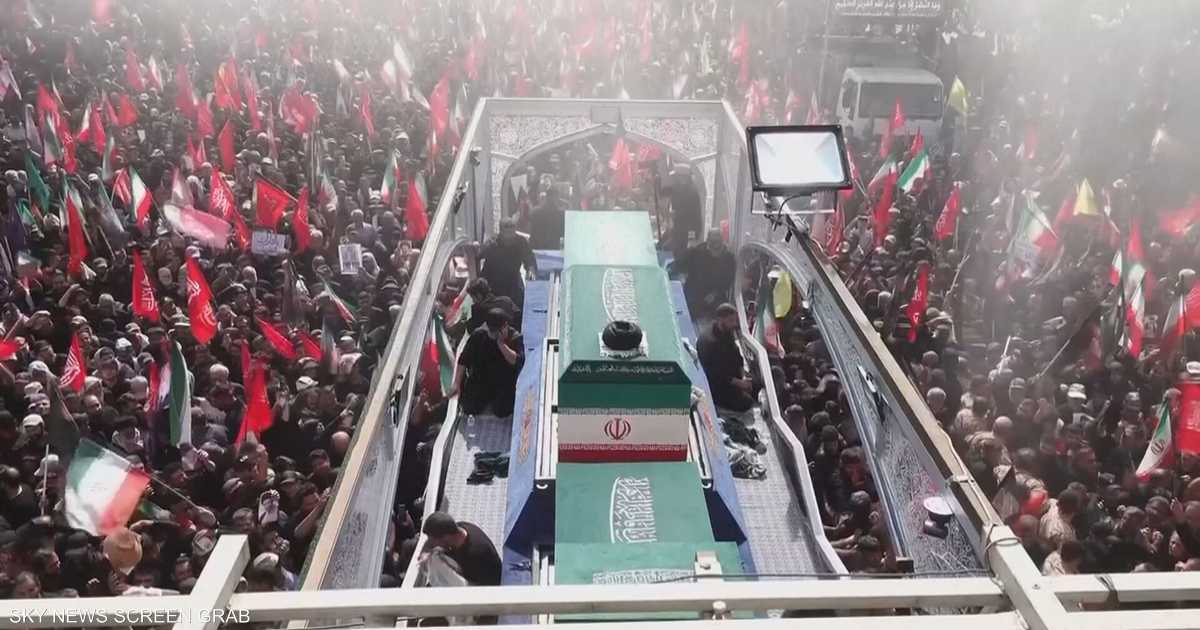 غياب مجتبى خامنئي عن مراسم التشييع يثير تساؤلات حول مصير السلطة الإيرانية.
