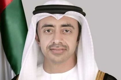 اتصالات هاتفية من وزير خارجية الإمارات مع نظرائه القطري والأردني بشأن التطورات الإقليمية والهجمات الإيرانية.