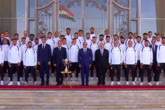 السيسي يكرم لاعبي المنتخب المصري بكأس الجدارة وأوسمة تكريمية بعد أدائهم في كأس العالم 2026