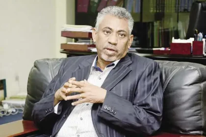 وزير الإعلام الاريتري يتهم إثيوبيا بتخريب العلاقات مع السودان وتورطها في الصراع الداخلي.