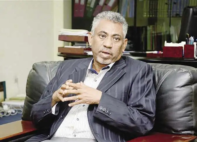 وزير الإعلام الاريتري يتهم إثيوبيا بتخريب العلاقات مع السودان وتورطها في الصراع الداخلي.