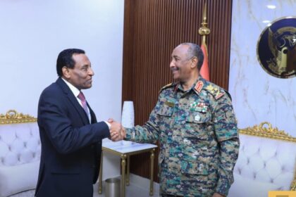 البرهان وعدد من المسؤولين السودانيين ينعون الأمير الراحل حمد بن خليفة آل ثاني ويشيدون بجهوده في خدمة قطر والمنطقة العربية والإسلامية.