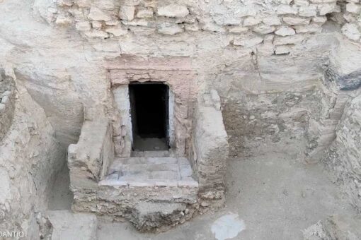 مصر تكشف عن مقبرة جديدة تعود لعصر الرعامسة في طيبة