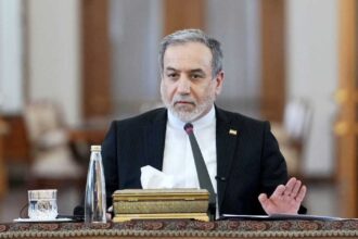 ظريف يؤيد مقترح ترامب بتعويض من يوفر ممرا آمنا عبر هرمز