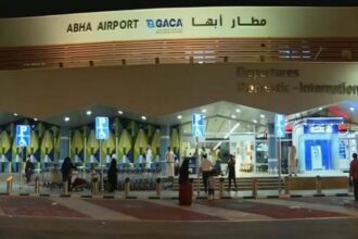 مطار أبها يواجه اضطرابات واسعة في حركة الطيران بعد هجوم مسيّرات وصواريخ