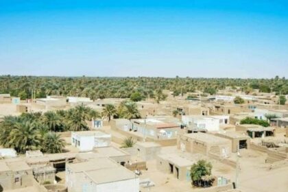 الاشتباكات مستمرة بالدبة وسلطات المحلية تفرغ السوق وتنفذ حملة تنظيم شاملة
