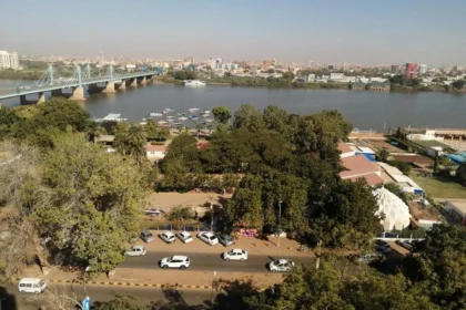الزي العسكري يطال المنازل ليلاً في شرق النيل بالخرطوم.