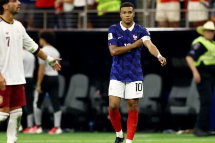 فرنسا تخرج عن النهائي بـ كأس العالم 2022 بعد خسارتها أمام إسبانيا في قبل النهائي