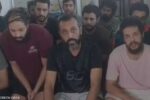 البحارة المصريين المحتجزين في الصومال يطالبون الحكومة بالتدخل وسط تدهور ظروف الاحتجاز وتعثر مفاوضات الفدية.