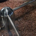 ضبط طن من البن المغشوش مزود بنوى البلح والبازلاء قبل تداوله بالأسواق