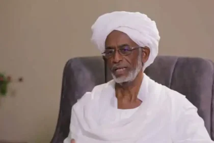 الحركة الإسلامية السودانية ترد على تقارير بشأن تدهور صحة كرتي وتؤكد صحتهما جيدا.