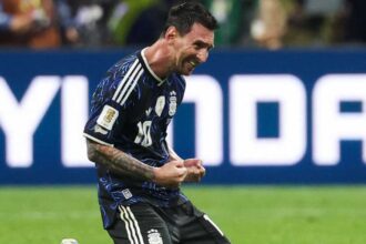الأرجنتين تضرب بورطتها وتتأهل لنهائي مونديال 2026 بتعادلها مع إنجلترا