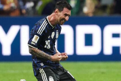 الأرجنتين تضرب بورطتها وتتأهل لنهائي مونديال 2026 بتعادلها مع إنجلترا