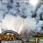 حامل لقب كأس فرنسا يهزم بطل الدوري بثنائية وسط طردين في المباراة الأخيرة.