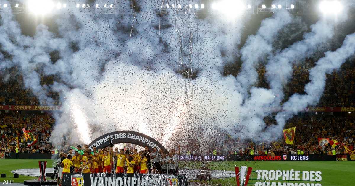 حامل لقب كأس فرنسا يهزم بطل الدوري بثنائية وسط طردين في المباراة الأخيرة.