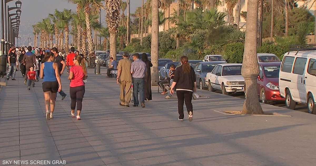 المشي المنتظم يقدم فوائد صحية متعددة للقلب والعضلات والمفاصل والمزاج والنوم.