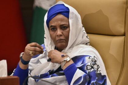 دعت الصادق المهدي لتوقيع ميثاق شرف قبل حوار السودان الداخلي.