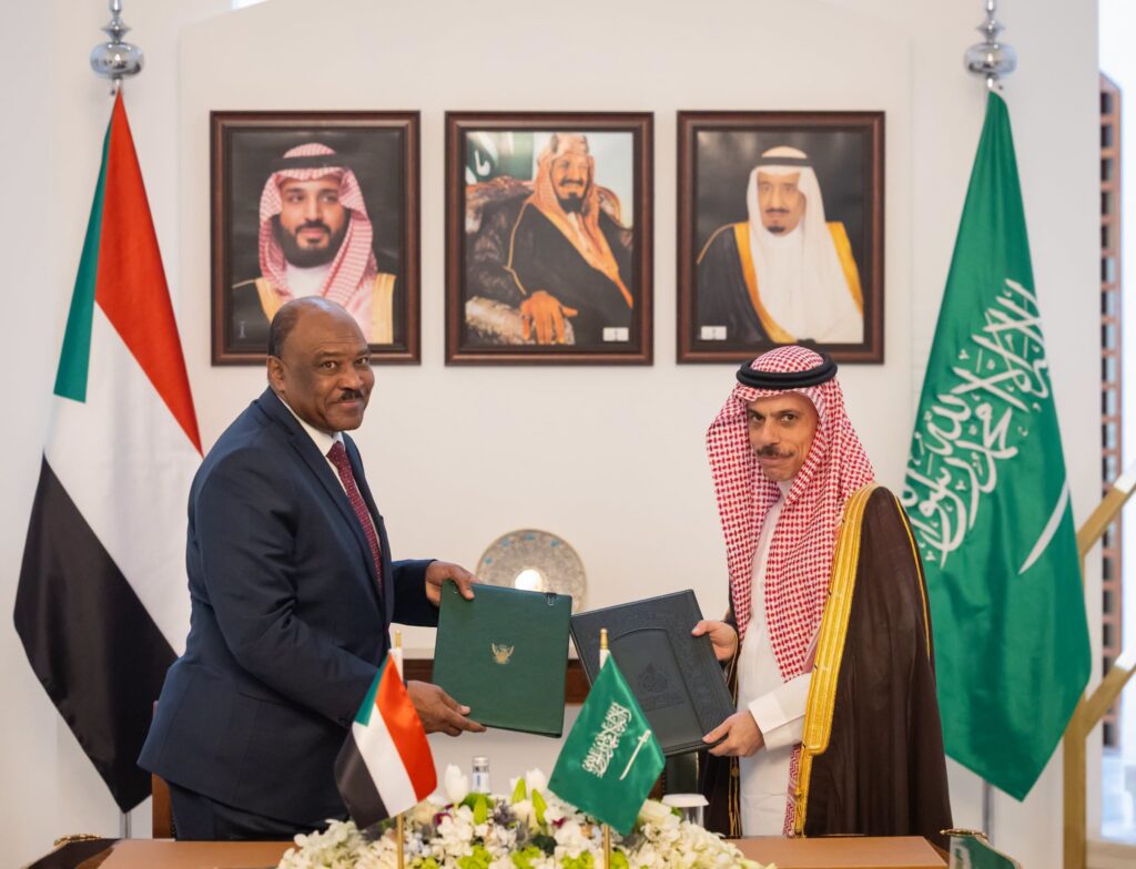 السودان والسعودية يوقعان إنشاء مجلس التنسيق المشترك.