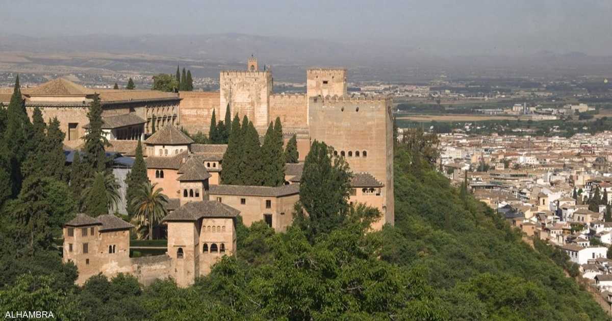 زلزال يضرب غرناطة ويؤدي لإغلاق قصر الحمراء واصابة 3 أشخاص بجروح طفيفة