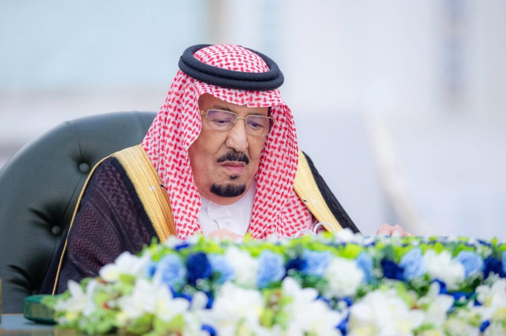 مجلس الوزراء السعودي يؤكد على إنشاء مجلس تنسيق سعودي سوداني وتفعيل التحالف البحري الدفاعي وتأكيد الرفض للاعتداءات الإيرانية على الملاحة البحرية.