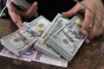 ارتفاع الدولار الأمريكي إلى مستويات قياسية جديدة مقابل الجنيه السوداني في السوق الموازي.