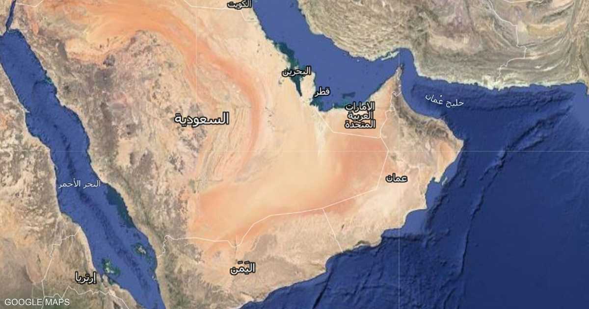 تلقى هيئة عمليات التجارة البحرية البريطانية تقريرا عن واقعة على بعد 21 ميلا بحريا شمال شرقي خصب في عمان.
