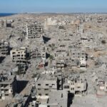 غزة: الأنقاض تتحول إلى مورد مؤقت لـاقتصاد البقاء في ظل الحرب المستمرة.