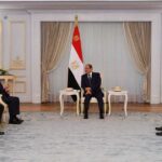 السيسي يؤكد موقف مصر الثابت تجاه ليبيا ودعم استقرارها ووحدتها