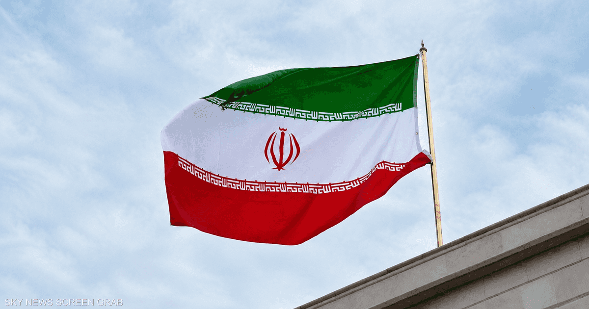 استمرار عوامل عدم الاستقرار في إيران قد يقود إلى سقوط مدوي يطال بنية الدولة الاقتصادية والدستورية.
