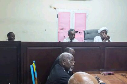 فني كهرباء يحكم عليه بالسجن والغرامة لانتحال صفة قاضٍ في ربك بولاية النيل الأبيض.