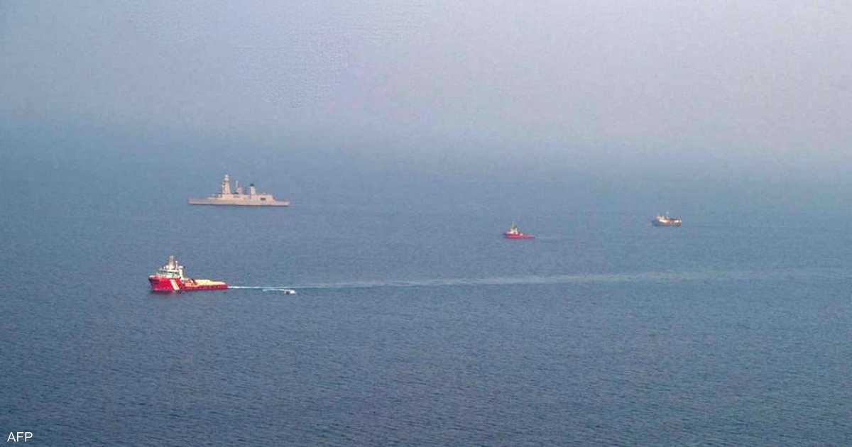 سفينة نفتقطة ومسلحون يسيطرون عليها قبالة اليمن وسط نداء استغاثة