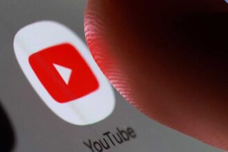يوتيوب ونتفليكس يتنافسان على المبدعين بطرق جديدة للتمويل والعرض.