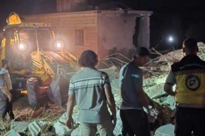 انفجار يودي بحياة رجل وزوجته وشقيقه ويصيب آخرين في جسر الشغور السوري