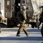 الإسعاف الإسرائيلي يعالج شاباً بعد تعرضه للطعن