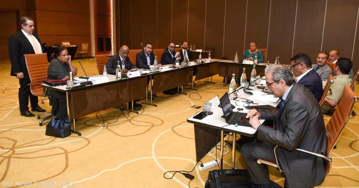 تفاهم 4+4 على مسودة اتفاق نهائي في تونس لدفع خارطة الطريق الأممية في ليبيا.