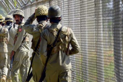 قتل 49 مسلحا في عمليات عسكرية في إقليمي خيبر وبلوشستان الباكستانيتين.